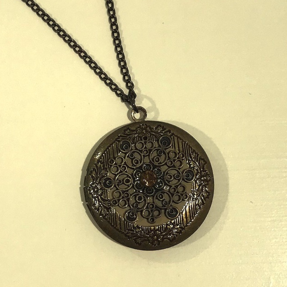 Forever 21 Antique Locket Necklace